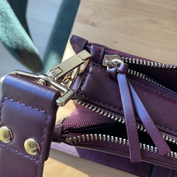 Charles & Keith burgundy crossbody purse - Picture 8 of 9